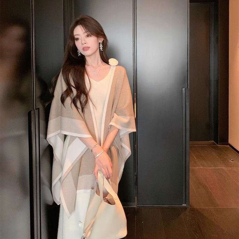 2025 Spring New High-End Color-Block Shawl Cape Coat Versatile Warm Outerwear Knitted Scarf Fashionable Cape