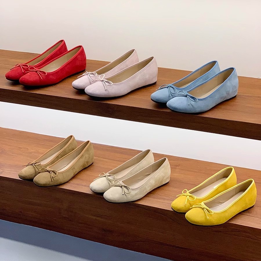 Zapatos rojos retrógrados de altura interior zapatos de mujer 2025 nuevos zapatos de ballet rosa de primavera francesa suaves