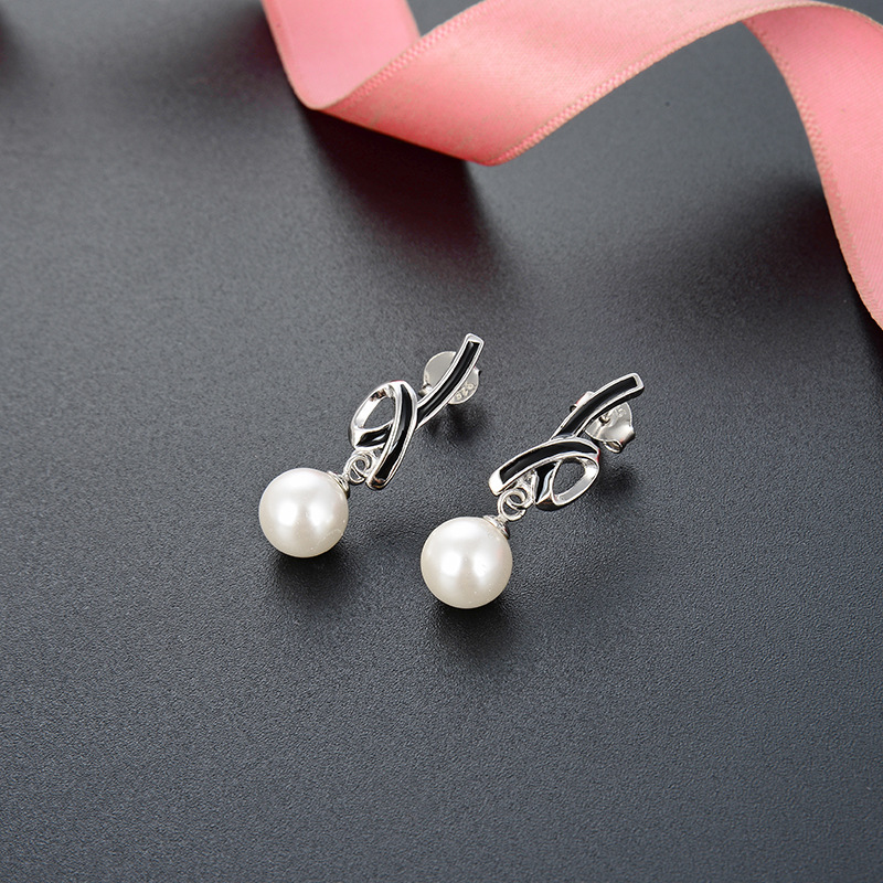 Pendientes de accesorios populares de estilo simple de mujer estilo japonés y coreano s925 pendientes de perlas de plata pendientes de joyería de moda al por mayor