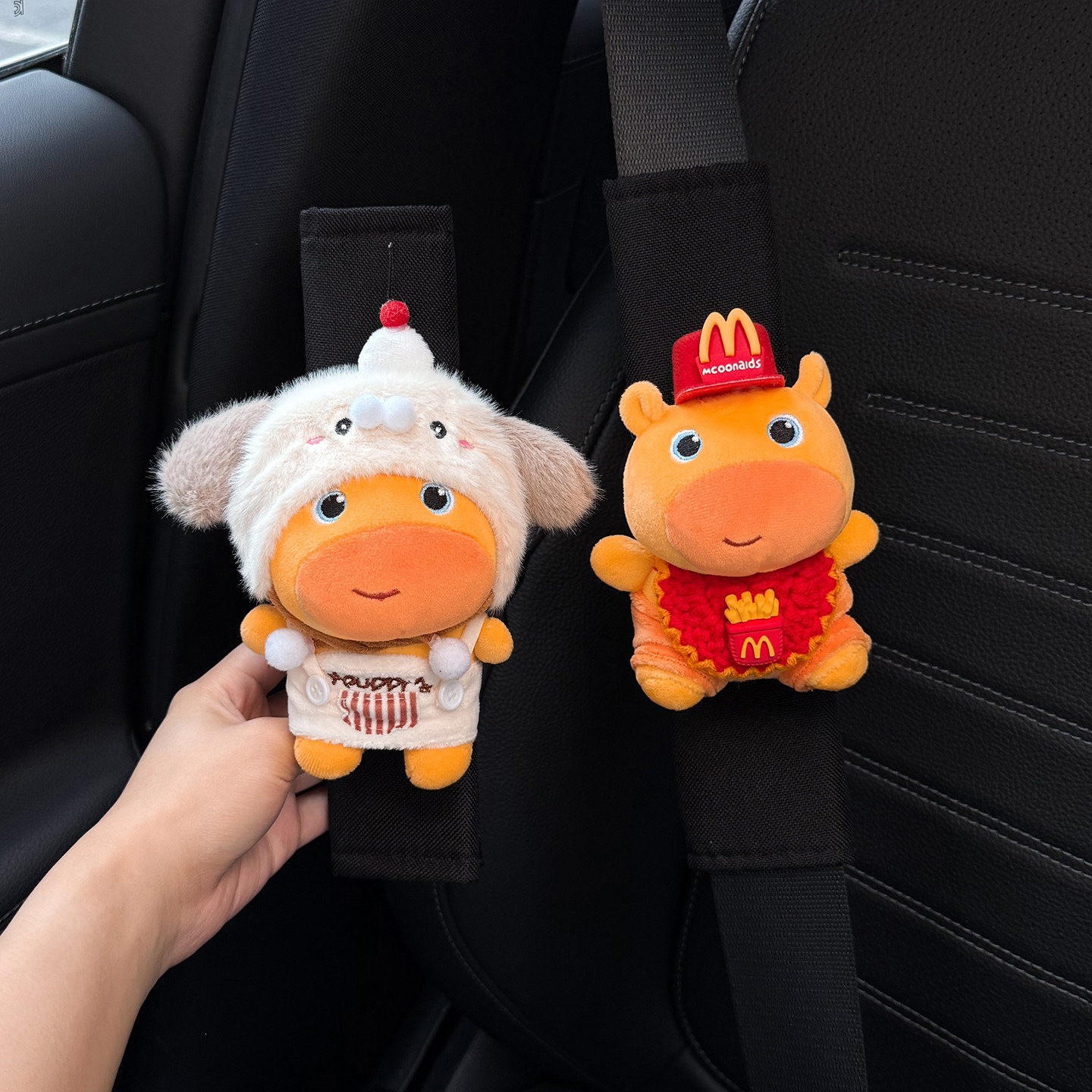 Capybara Lulu car seatbelt shoulder pad, in-car decorative accessory, anti-friction clothing, suitable for couples and goddesses