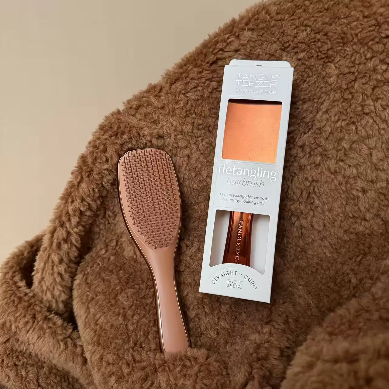 Curly handheld anti-static scalp massager, portable volume-boost brush, 22.5 cm lightweight