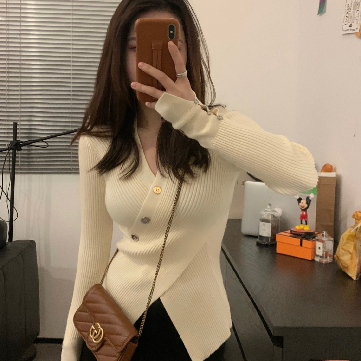 纯御风上衣女秋冬毛衣交不规则修身开叉V领套头针织长袖内搭上衣