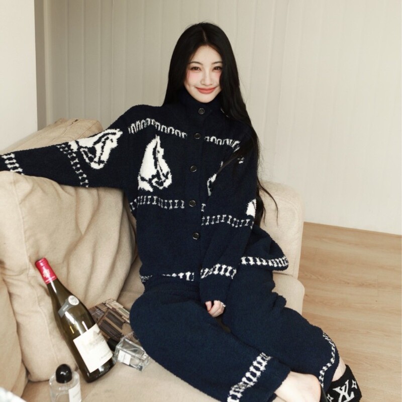 New High-Neck Autumn and Winter Fashionable and Chic British Old Money Pony Soft Cardigan Half-Velvet Home Clothes