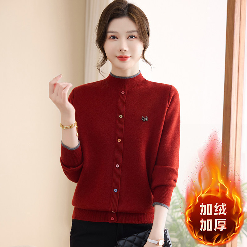 Winter Clothing for Mothers: Half-High Collar, Fleece-Lined, Thickened Sweater, Fashionable Short-Style Thermal Top for Middle-Aged and Elderly Women