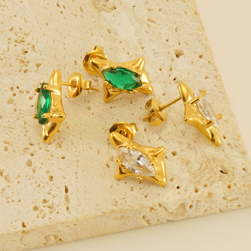 Nuevos pendientes de acero inoxidable europeos y americanos transfronterizos Pendientes de estrella de circonita con incrustaciones de oro de 18k