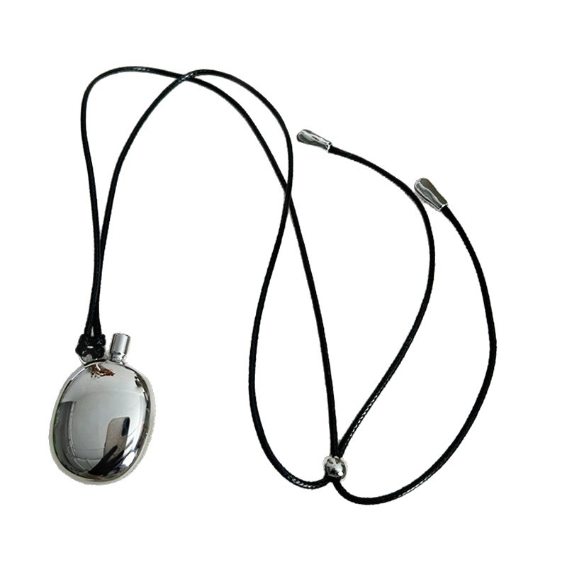 Collier en cuir noir avec pendentif gourde style moderne_voghion.com