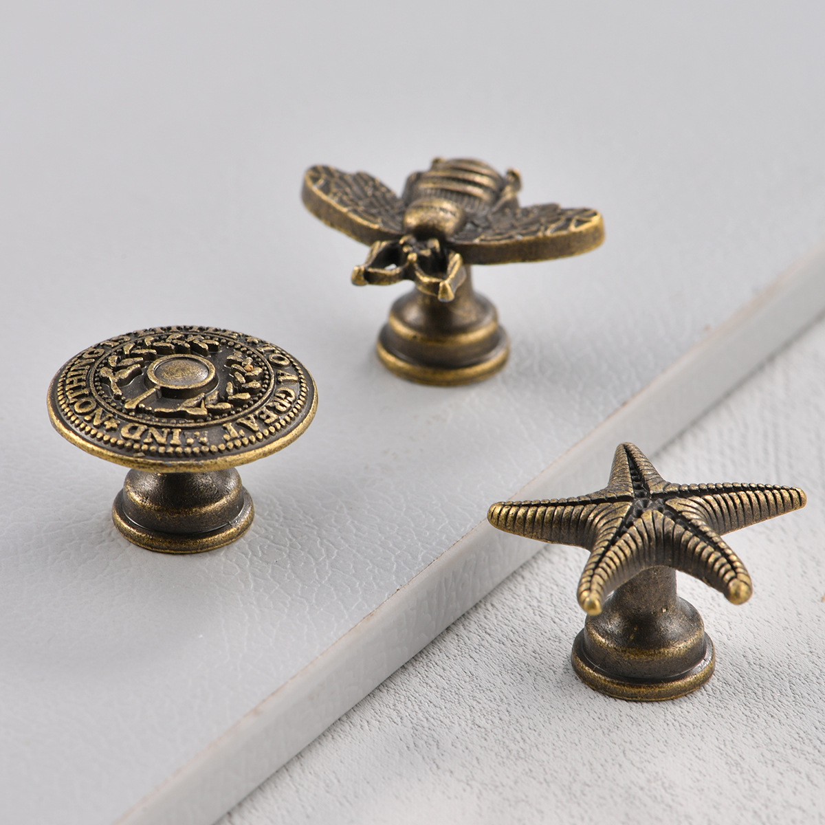 Vintage-style Alloy Starfish Creative Handle for Drawer & Single-Handle Nordic Design Bee Door Knob for Wardrobe Doors