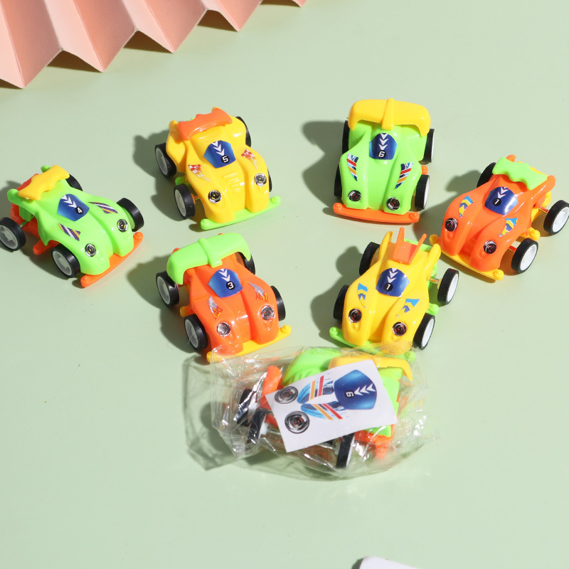 Mini ensamblado carreras deslizantes con tracción en las cuatro ruedas 6 tipos de juguetes de huevos de azúcar, juguetes de regalo de alimentos de gashapon al por mayor