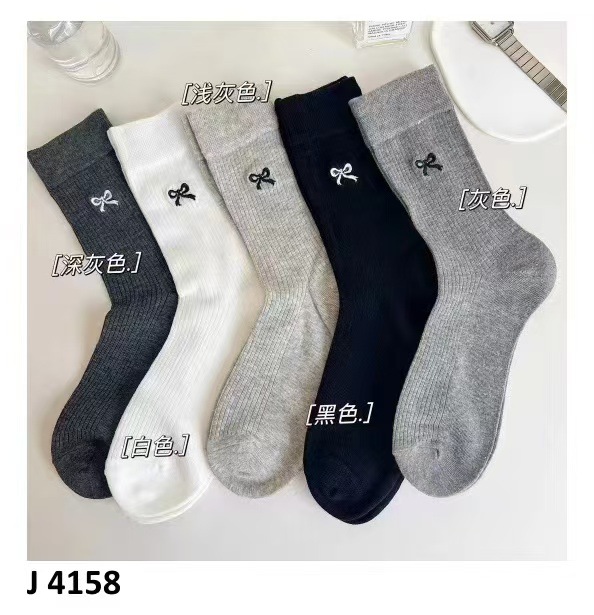 Calcetines cortos para mujer, calcetines invisibles finos y bonitos de corte bajo para verano, estilo japonés con corazones, calcetines deportivos blancos para mujer, mezcla de poliéster y algodón.