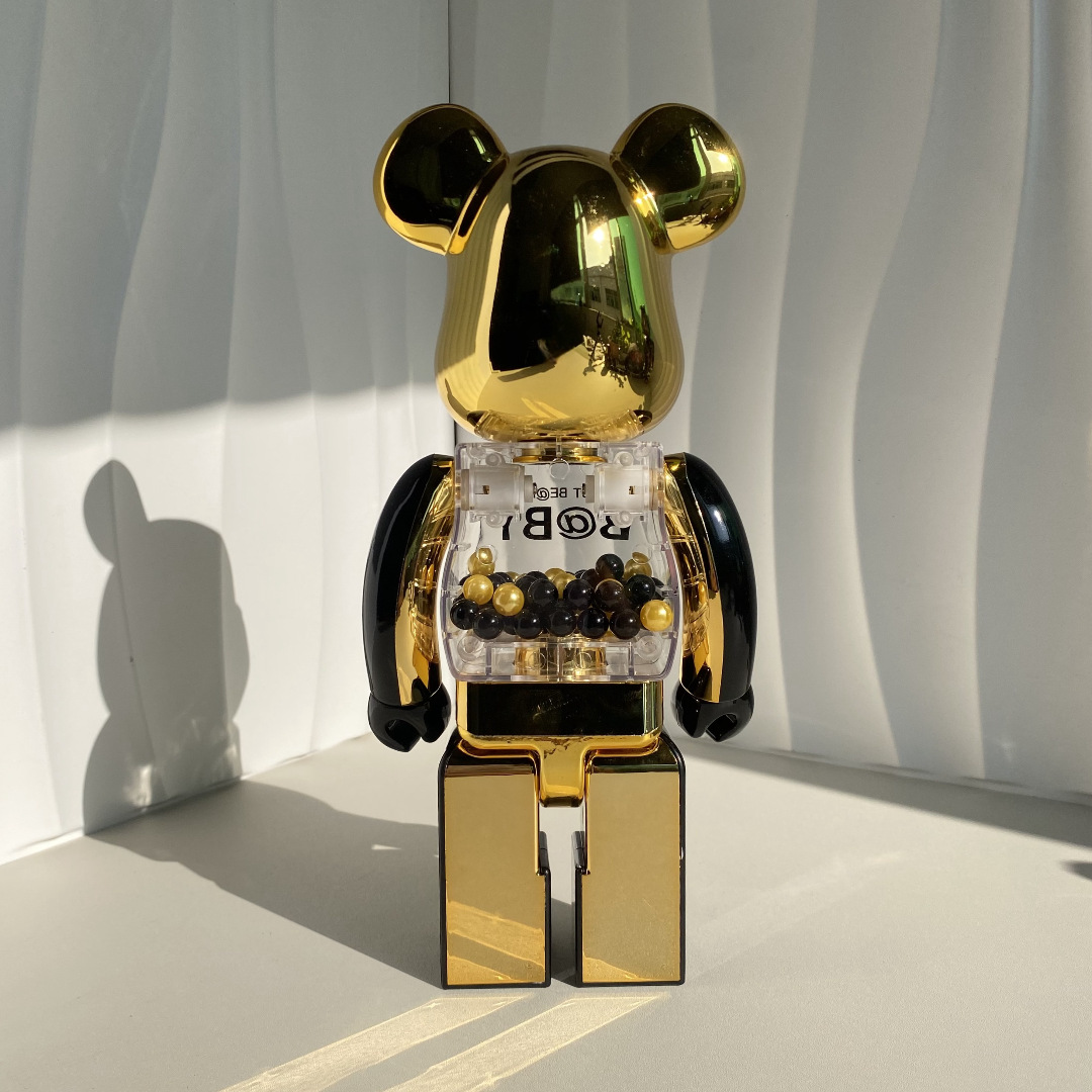 BEARBRICK400 블랙 골드 폭력적인 곰 거실 장식품 조수 브랜드 인형 제조 업체 높은 색상 가치 시뮬레이션