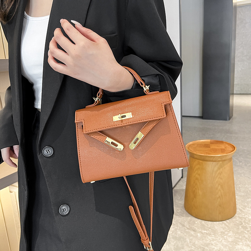 Cross-Border High-End Small Square Bag for Women 2026 New Fashion Texture Handbag Shoulder Bag Foreign Trade Trendy Crossbody Bag Cross-Border High-End Small Square Bag for Women 2026 New Fashion Texture Handbag Shoulder Bag Foreign Trade Trendy Crossbody Bag