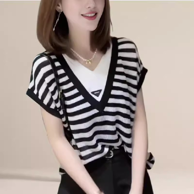 Áo thun nữ tay ngắn cổ chữ V giả hai mảnh dáng rộng che bụng — Màu đen chi tiết 3