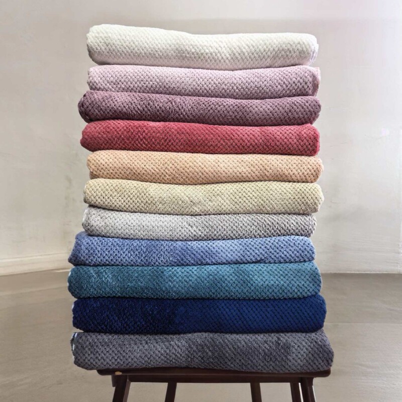 100*180 Warp-Knitted Coral Fleece Pineapple Grid Bath Towel, Enlarged and Thickened, Absorbent, Non-Shedding, Cross-Border Trade, Environmentally Friendly