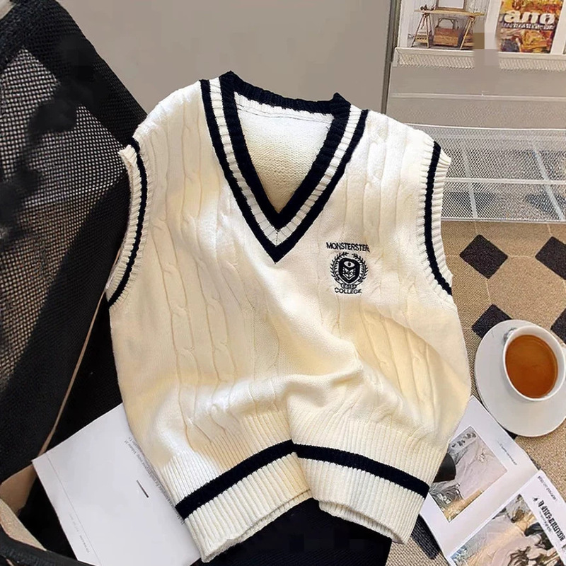 European and American Autumn and Winter New Sleeveless Basic Versatile Cable Knit Badge V-Neck Vest Inner Knit Sweater Vest Jacket