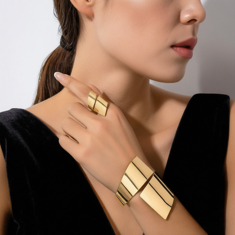 European and American Style Bold Metal Adjustable Wide Open Ring Bracelet Fashion Jewelry Set for Layering