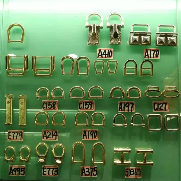 Developing a Comprehensive Collection of Gold-Colored Hardware Accessories: Buttons, Hanging Rings, Adjustment Buckles, and Materials for Leather Goods Fasteners Xsgg