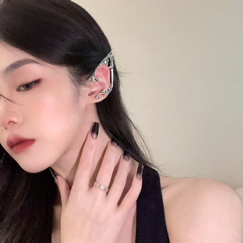 European and American Cross-Border Sweet-Cool Dark Style Rose Flower Fairy Earrings for Women, Ins Retro Creative Halloween Outline Ear Clips