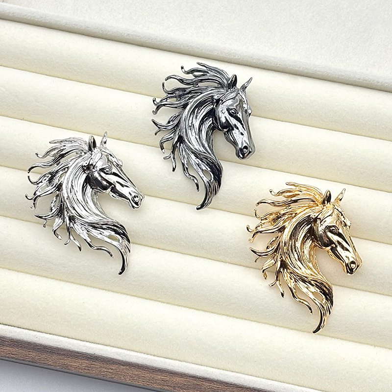 Elegante spilla zodiacale a forma di cavallo accessorio lusso_voghion.com