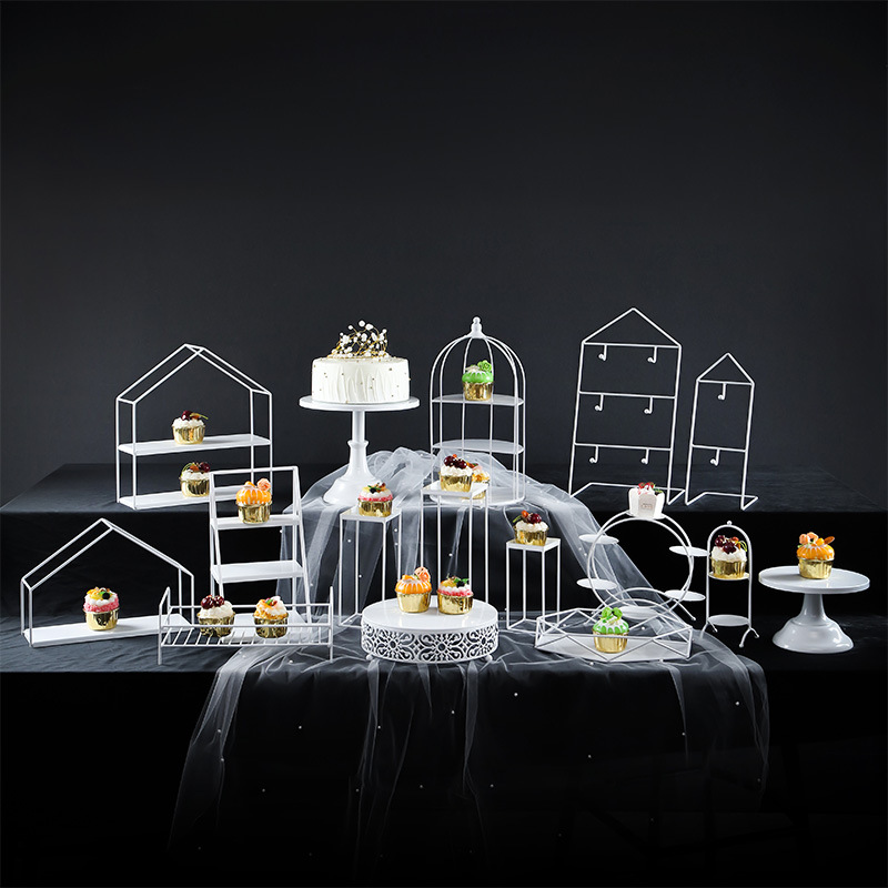 Hierro de tres capas de encaje placa de la torta soporte de exhibición plato de aperitivos Pastelería occidental boda mesa de postre