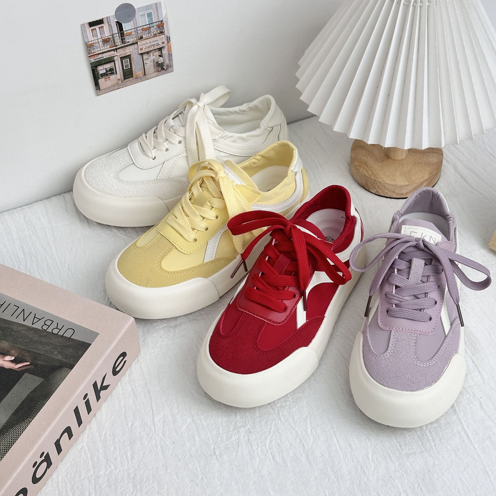 6659 zapatos de suela gruesa para mujeres 2025 nuevo diseño de nicho retro chic cabeza redonda versátil original zapatos de entrenamiento