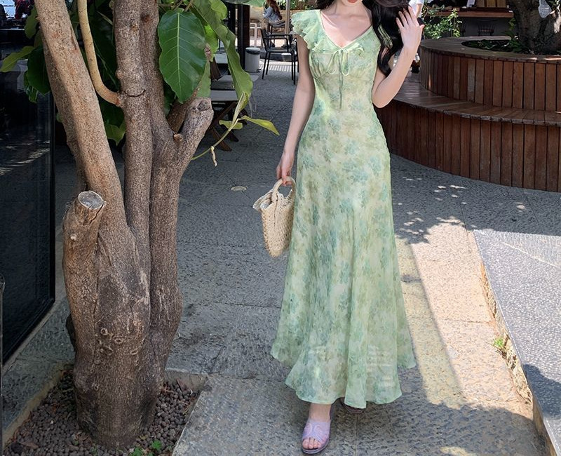 海边度假绿色碎花小飞袖连衣裙温柔气质独特绝美收腰沙滩长裙|undefined