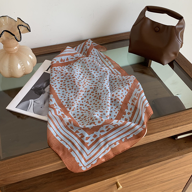 Bufandas de seda para mujeres primavera y verano coreano perezosas bufandas de flores pastorales retro versátiles bufandas cuadradas bufandas de protección solar