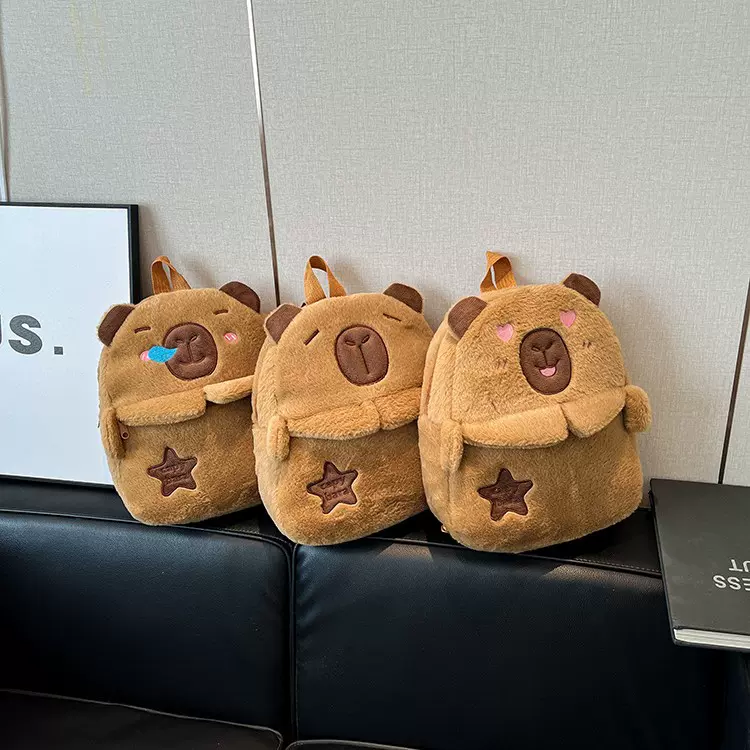 新款卡皮巴拉毛绒水豚双肩包可爱百搭毛毛包女卡通小学生双肩背包