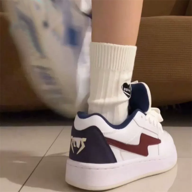 Высокое значение молниеносный буквенный хлеб пара нишевые ретро повседневные высокие конькобежные туфли оригинальный дизайн
