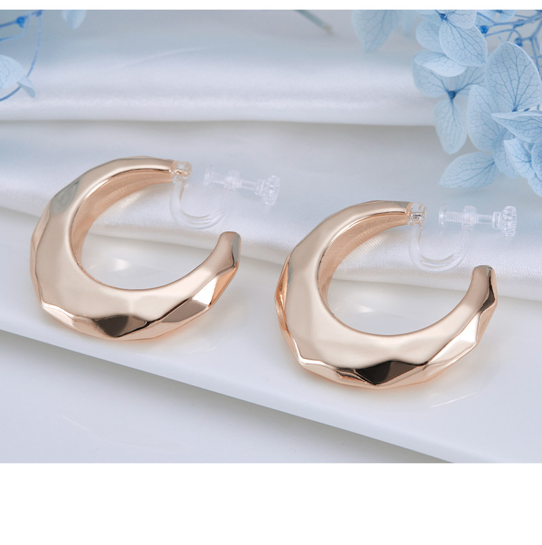 European and American fashion style irregular earrings recommended by Internet celebrities: Geometric metal retro earrings, simple C-shaped large ear rings 12 undefined