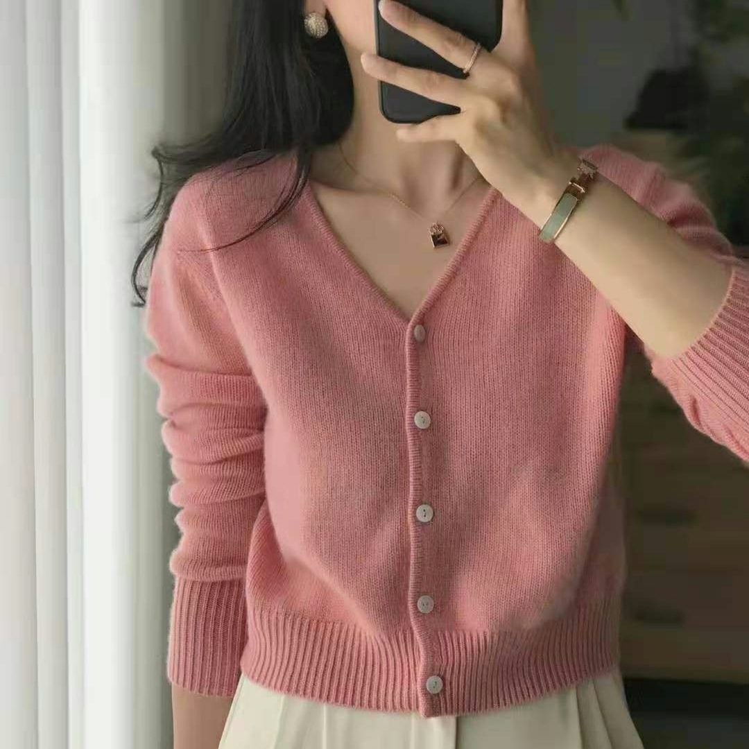 V-neck short wool knit cardigan, autumn/winter style, Korean fashion, elegant cashmere, versatile outerwear, women's sweater, dropshipping available.
