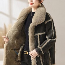 �����b����ˮ���q���������FƤëһ�w����������Ů�ӽq�Ӻ�Ƥ��