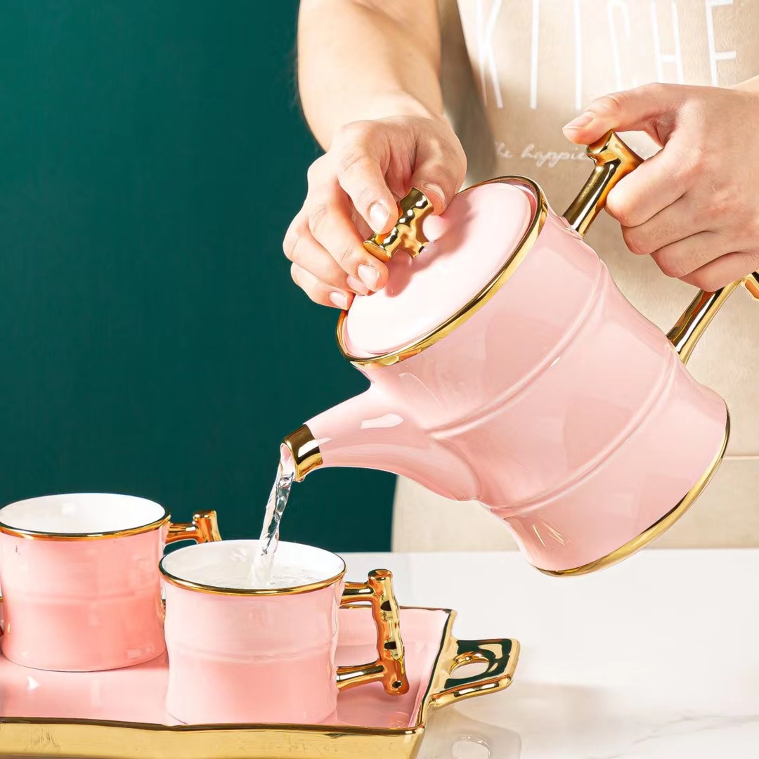 Estilo Europeo noble regalo traje de botella de agua fría Taza de cerámica conjunto de agua de color sólido conjunto de bambú hogar taza de beber