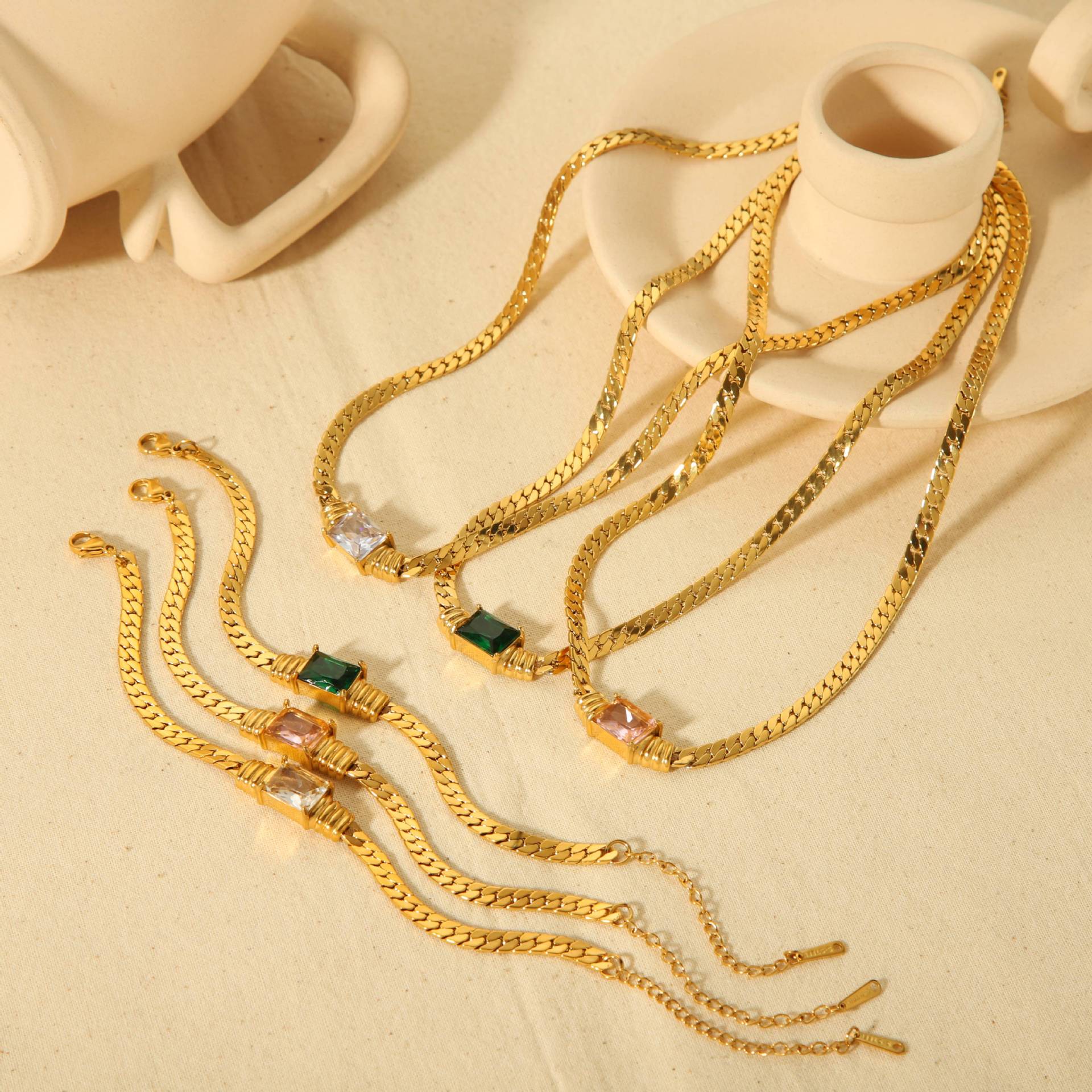 square necklace and bracelet with zircon