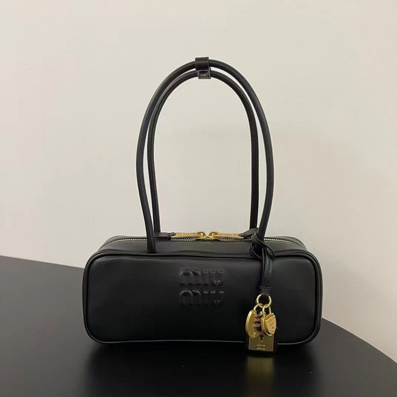 2025Miu New Long-Handle Bowling Boston Pillow Bag Versatile Shoulder Tote Commuter Small Square Bag 2025Miu New Long-Handle Bowling Boston Pillow Bag Versatile Shoulder Tote Commuter Small Square Bag