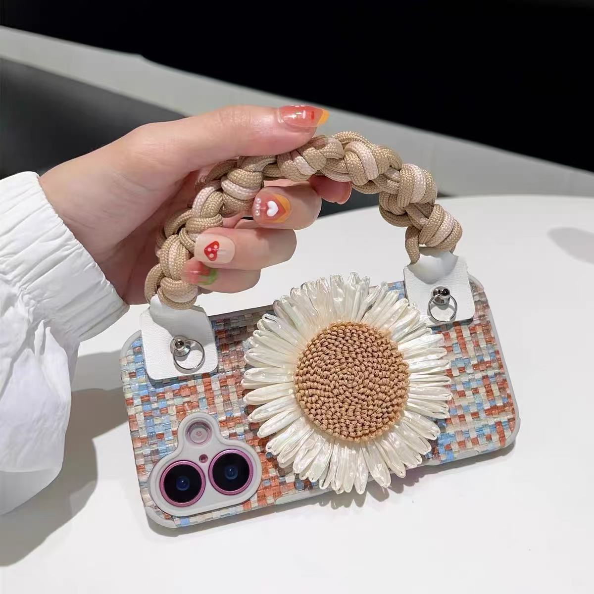 Pulsera de flor tejida de verano para iPhone 16ProMax funda para teléfono móvil 14 Apple 15 diagonal 13 femenino 16