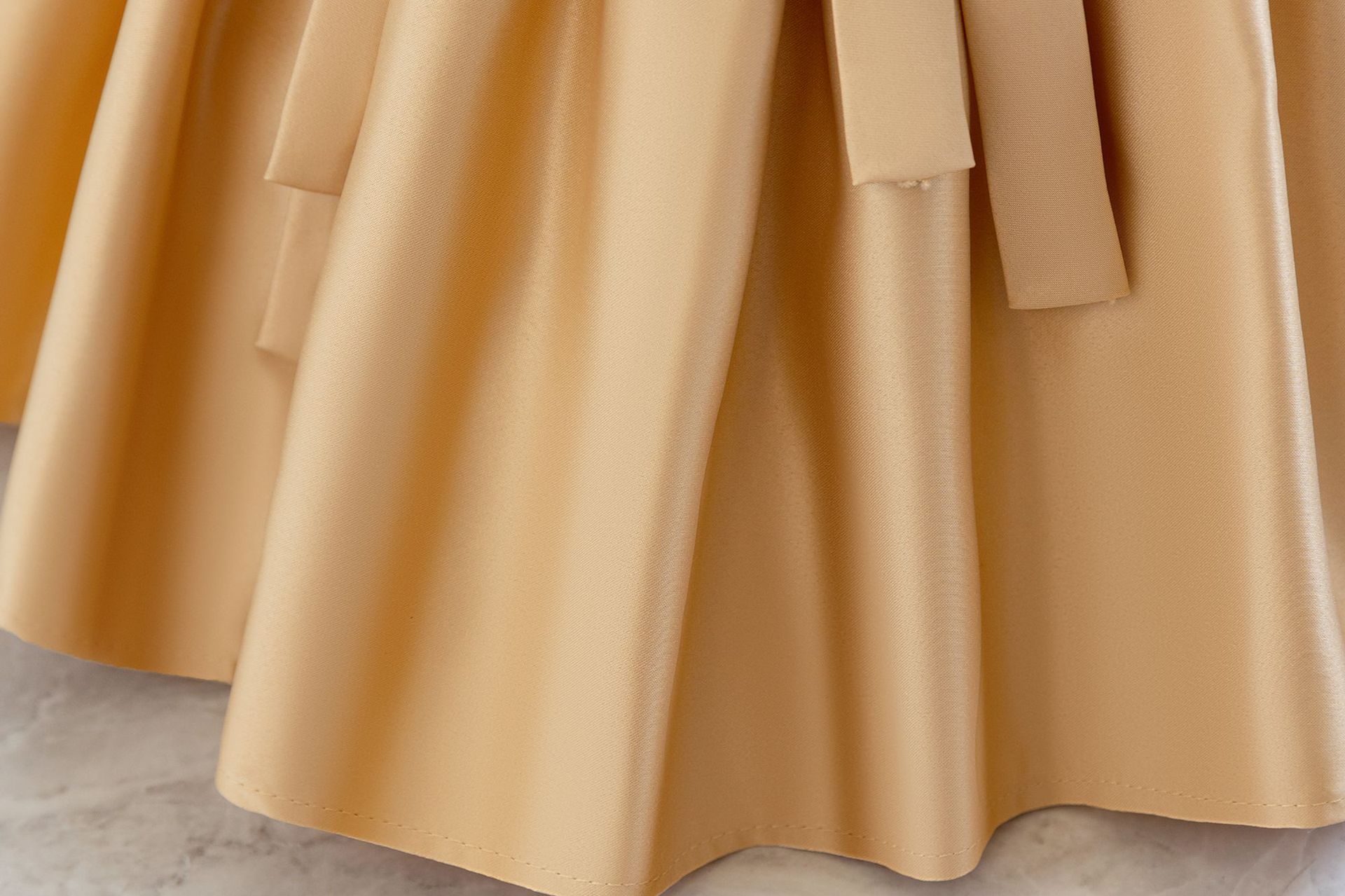 Robe d'anniversaire pour enfant Robe d'anniversaire pour enfant Robe de princesse de première année à rayures en satin avec nœud_voghion.com