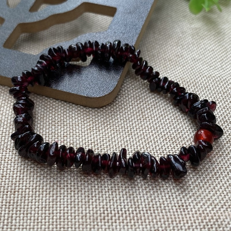 Garnet Small Bracelet for Women, Fresh Style, 10 Yuan Model, Wholesale Live Sales, Exhibition, Street Stall Supply Garnet Small Bracelet for Women, Fresh Style, 10 Yuan Model, Wholesale Live Sales, Exhibition, Street Stall Supply