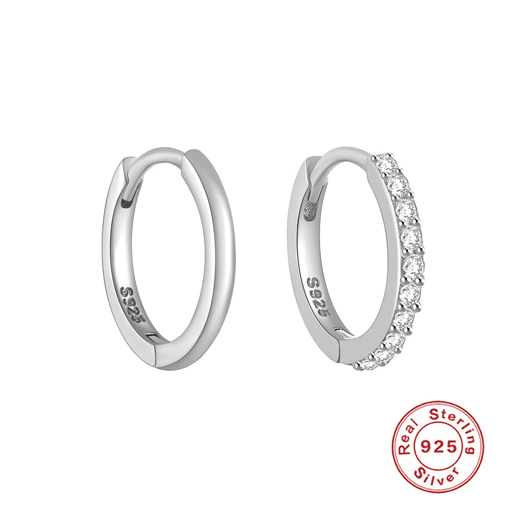 Nueva moda europea y americana simple ins estilo s925 plata esterlina asimétrica diamante incrustado pendientes clásicos oreja hebilla pendientes