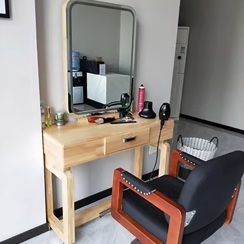 Barbería mirror image 19