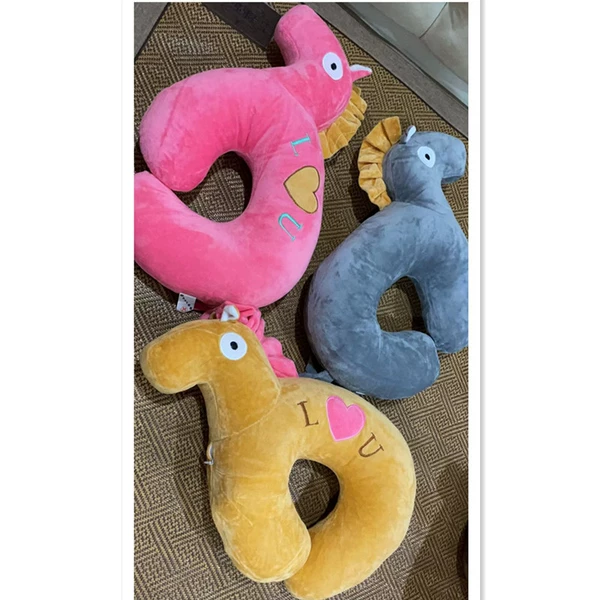 Horse head U pillow unit price is randomly distributed