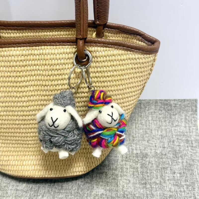 Nepal Handmade Four-Color Cute Wool Felt Pendant Keychain Nepal Handmade Four-Color Cute Wool Felt Pendant Keychain