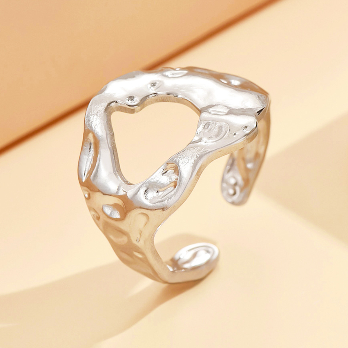 Sparkling Ring For Women, Crafted With Romance.Sleek & Comfortable, Designed To Highlight Your Charm.A Subtle Yet Stunning Piece For Dates,_voghion.com