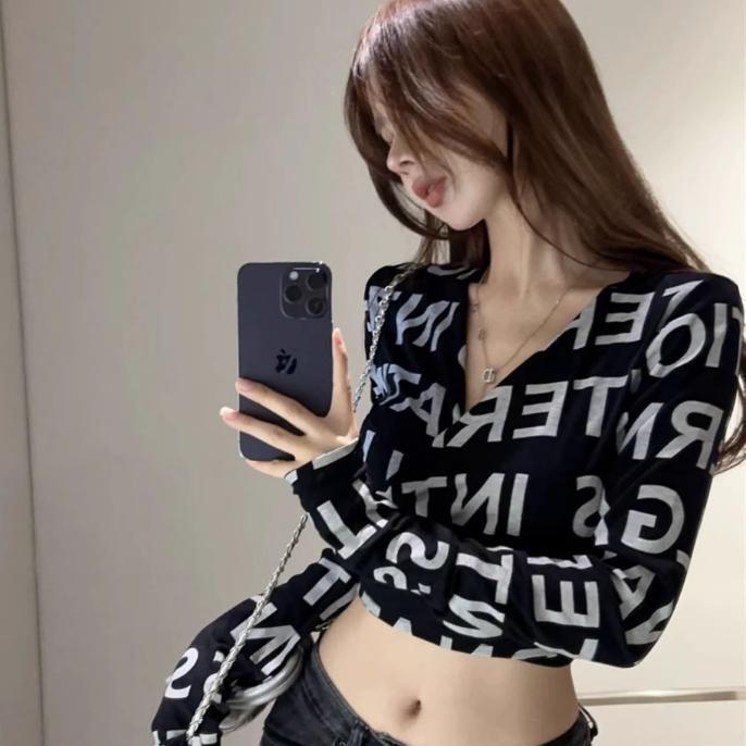 Trendy Fashion Design Slim-Fit One-Piece Top for Women, Spring and Autumn Long-Sleeve Short Crop Top, Exposed Navel Hot Girl Base T-Shirt for Winter Trendy Fashion Design Slim-Fit One-Piece Top for Women, Spring and Autumn Long-Sleeve Short Crop Top, Exposed Navel Hot Girl Base T-Shirt for Winter