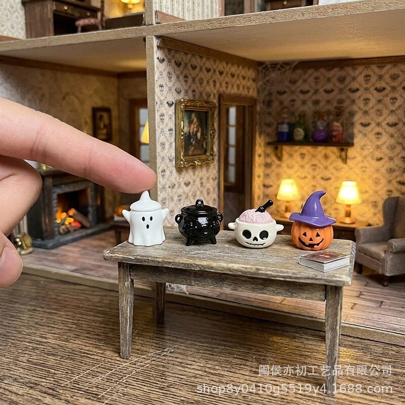 New Halloween-themed original figurines: 1/12 scale miniature dollhouse decorations featuring pumpkins, witches, cauldrons, and ghosts, made of alloy with a baked enamel finish New Halloween-themed original figurines: 1/12 scale miniature dollhouse decorations featuring pumpkins, witches, cauldrons, and ghosts, made of alloy with a baked enamel finish