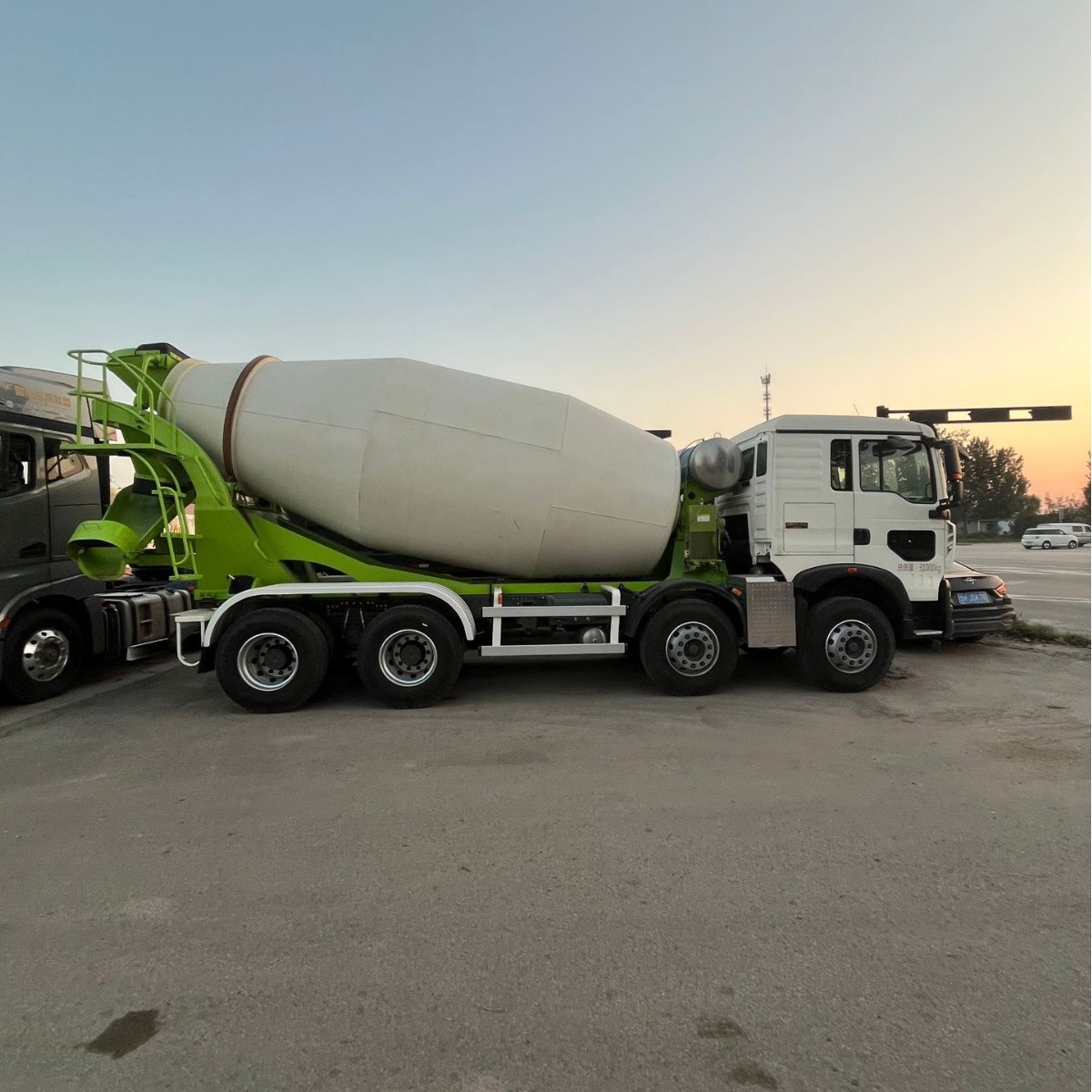 混凝土运输搅拌车供应 10方 12方跨境供应10轮商混水泥运输罐车