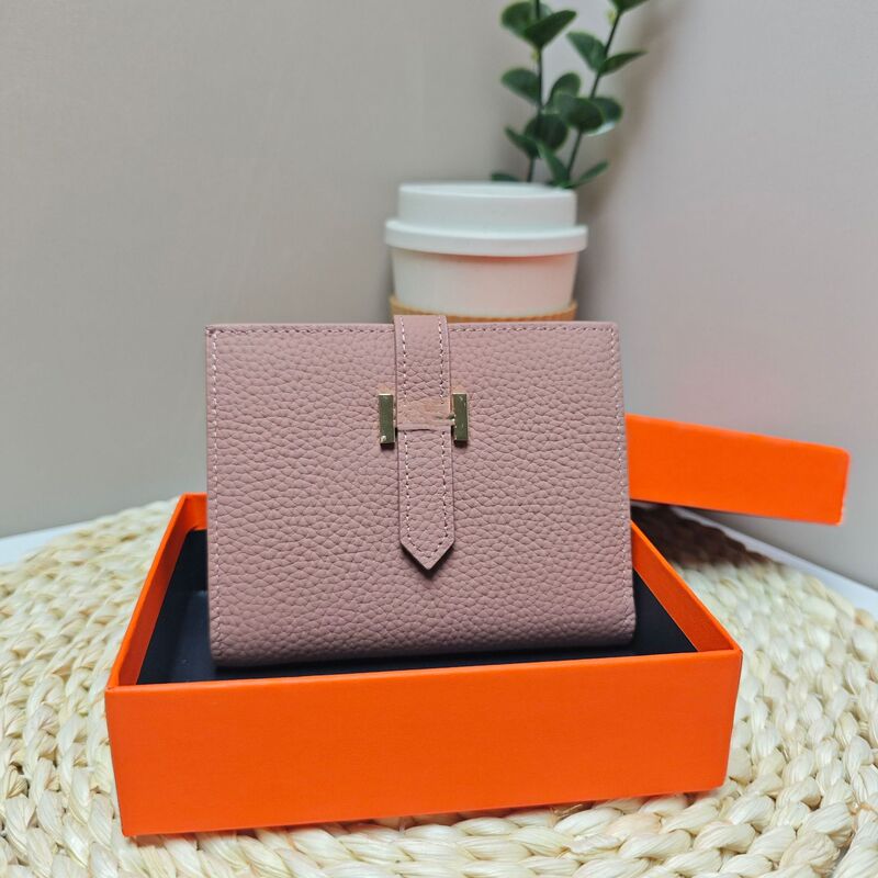 Genuine Leather Wallet for Women, Short Wallet, Versatile Solid Color Buckle Style, Fashionable Cowhide, Large Capacity, Multiple Card Slots, Clutch Bag
