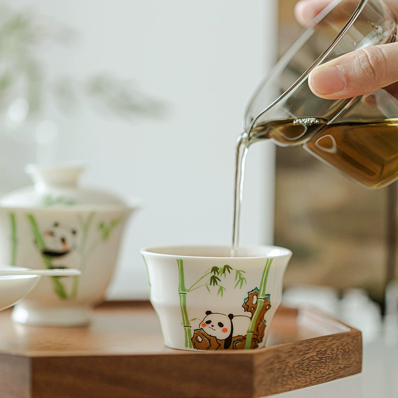 在言 Genuine cute ceramic tea cup, tea set, panda