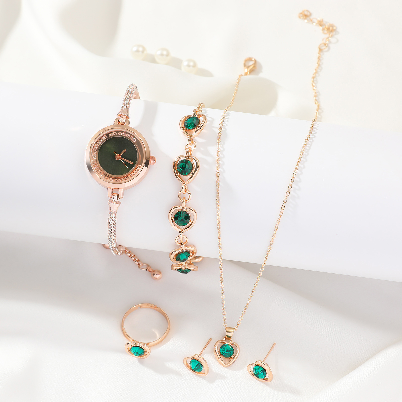 Emerald Inlaid Diamond Watch 8