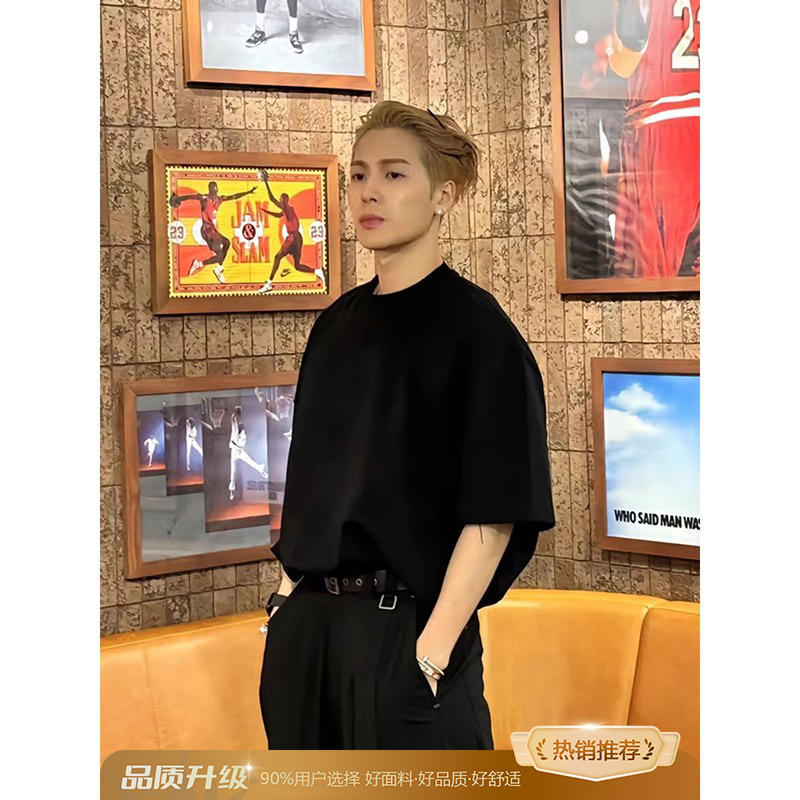 검은색