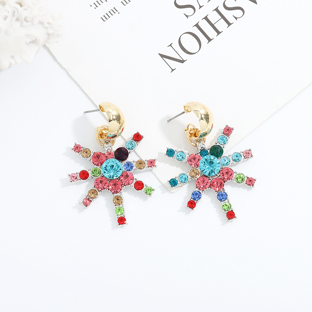 Exquisite Diamond Snowflake Earrings display picture 7